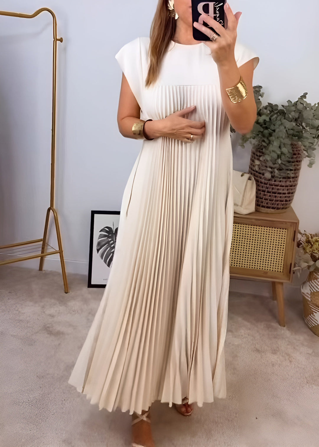 Simone | Lightweight and Refined Pleated Dress